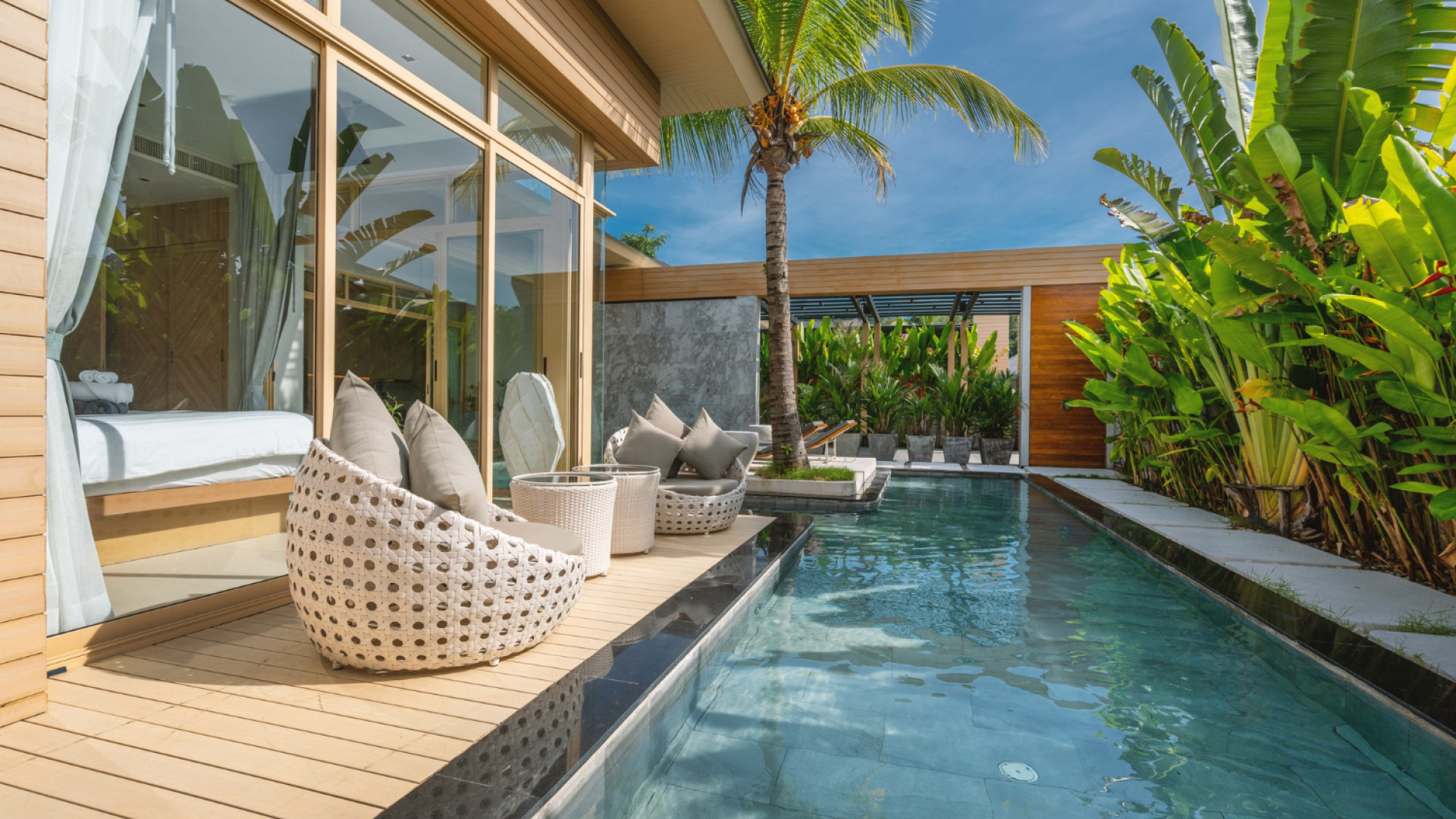 Les bienfaits d'une piscine privée pour le bien-être à domicile