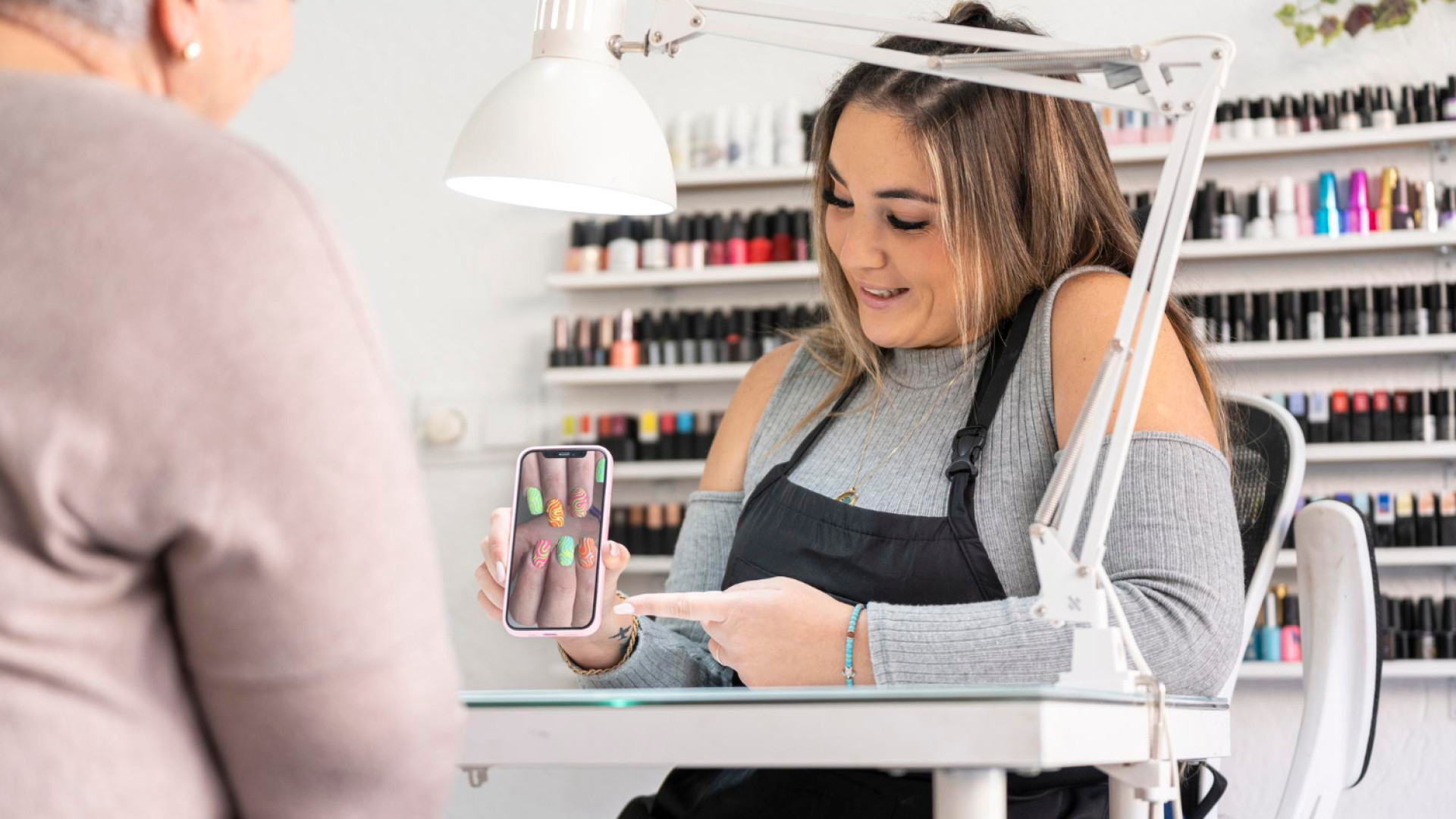 Comment choisir des accessoires pour prothésiste ongulaire ?